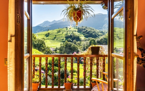 First floor bedroom opening to terrace / balcnoy